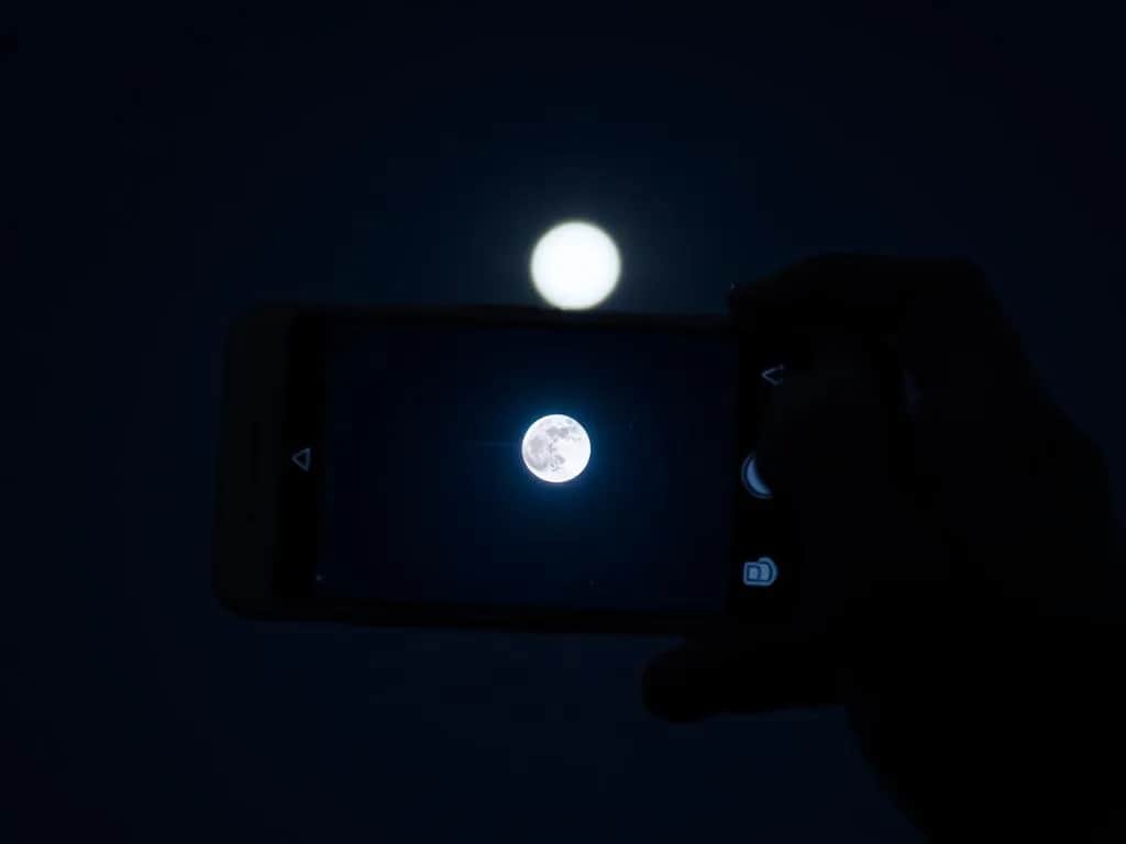 Jak zrobić zdjęcie Księżyca telefonem – uniknij najczęstszych błędów