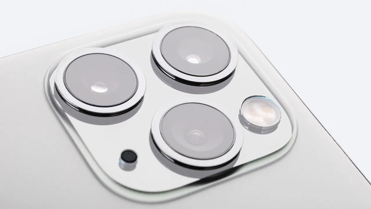 Po co 3 aparaty w telefonie? Odkryj ich niezaprzeczalne zalety