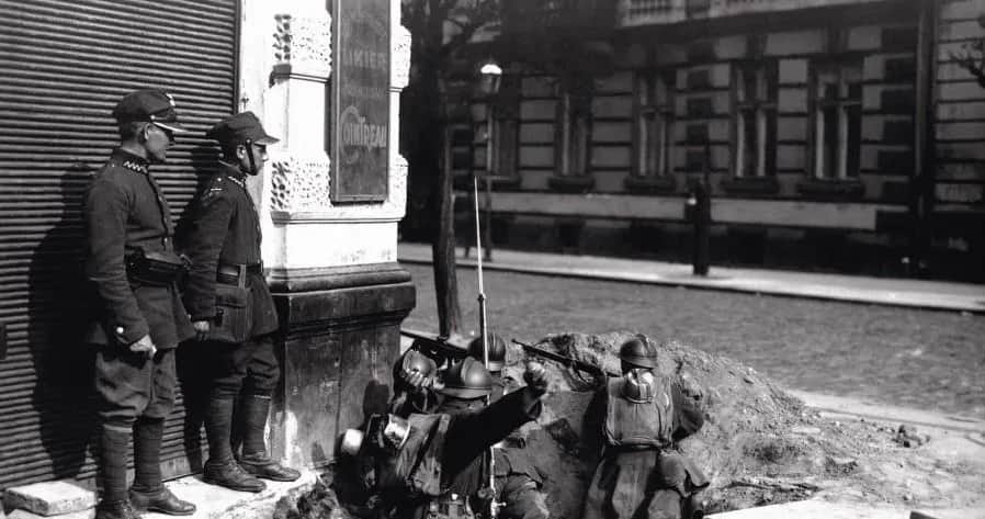 Dlaczego wybijano szyby niektórych warszawskich fotografów w czasie okupacji?